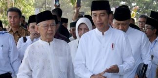 Obituari Gus Sholah (2): TERPIKAT POLITIK