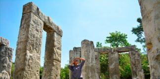 Stonehenge, Spot Instagramable di Jogya