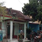 Satgas TMMD 107 Kodim 0815 Mojokerto Renovasi Perpustakaan