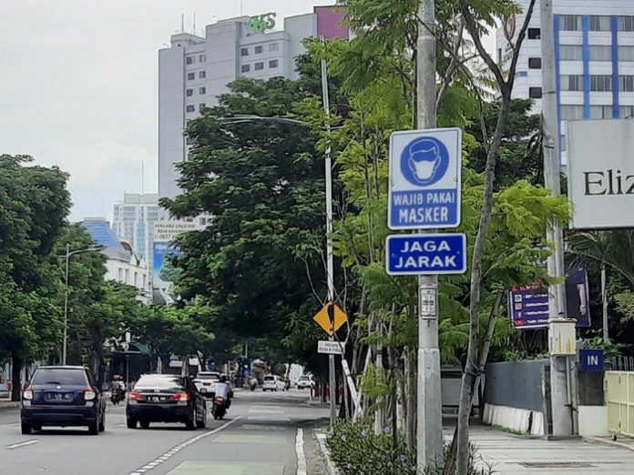 Rambu Wajib Masker di Kota Surabaya