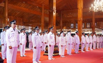 Sebanyak 57 kepala desa periode 2023- 2029 hasil Pilkades serentak pada 2022 dilantik dan diambil sumpah oleh Bupati Kediri Hanindhito Himawan Pramana di Pendopo Panjalu Jayati. 