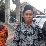 Divisi Sosialisasi, Pendidikan Pemilih, Partisipasi Masyarakat dan Sumber Daya Manusia, KPU Sidoarjo, Mukhamad Yasin (tengah). Bongkah.id/Yoga/