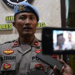 Kasi Propam Polres Jombang M Teguh saat dimintai keterangan. Bongkah.id/Karimatul Maslahah/
