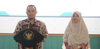 Pj Bupati Jombang, Teguh Narutomo saat memberikan sambutan pertama dihadapan ASN. Bongkah.id/Karimatul Maslahah/