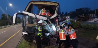 Kendaraan yang terlibat lakalantas di tol Jomo pada, Selasa (2/7/2024)