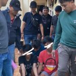 Para pelaku digelandang petugas ke kantor Polsek Simokerto