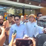 Ketua DPW PKB Jatim Halim Iskandar saat mendatangi Polda Jatim untuk melaporkan dugaan penistaan.