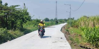 Jalan rabat beton yang dibangun Satgas TMMD Kodim Mojokerto di Desa Bandung, Kecamatan Gedeg