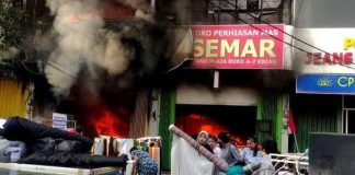 Kebakaran pasar induk Krian Sidoarjo, Selasa (20/8/2024).