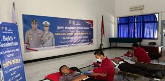 Donor darah Satlantas Polres Kediri dalam rangka hari lalu lintas, Rabu (11/9/2024).