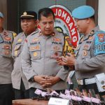 Kegiatan pemeriksaan senpi oleh petugas gabungan bidropam Polda Jatim dan Polres Jombang. bongkah.id/Karimatul Maslahah/