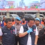 Para trsangka tangkapan Satresnarkoba polres Jombang. Bongkah.id/Karimatul Maslahah/