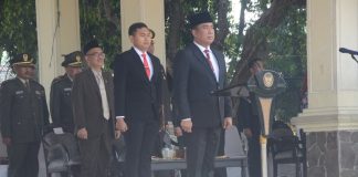 Pjs Bupati Sidoarjo, Muhammad Isa Anshori pimpin Upacara Hari Kesaktian Upacara di Alun alun Sidoarjo, Selasa (1/10/2024).