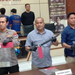 Konferensi pers di Bidhumas Polda Jatim