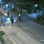 Aksi pengeroyokan terekam kamera CCTV.