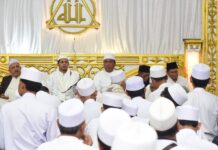 Pjs. Bupati Sidoarjo Muhammad Isa Ansori hadiri Majlis Dzikir Maulidurrasul SAW Al-Khidmah di Masjid Agung Sidoarjo.