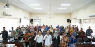 Dinas Komunikasi dan Informatika (Diskominfo) Kabupaten Sidoarjo, menggelar kegiatan Monitoring dan Evaluasi (Monev) Layanan Pejabat Pengelola Informasi dan Dokumentasi (PPID) 2024 dengan tema “Elaborasi Layanan PPID Wujudkan Tata Kelola Informasi Publik Terintegrasi.” pada Selasa (19/11) di Gedung Delta Karya Lantai 2,