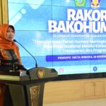 Kepala Dinas Komunikasi dan Informatika Sidoarjo Noer Rochmawati memberikan sambutannya dalam pembukaan Bakorhumas di Pendopo Delta Wibawa.