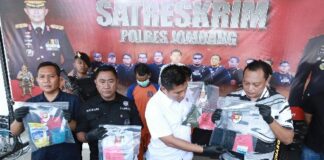 foto : Kasatreskrim polres Jombang AKP Margono Suhendra saat ungkap kasus penganiayaan balita meninggal. Bongkah.id/Karimatul Maslahah/