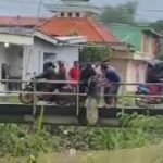 Rekam layar video seroang LC yang hendak bunuh diri di jembatan Dusun Bandaran, Mojoagung.