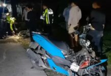 polisi saat melakukan olah Tempat Kejadian Perkara (TKP) di jalan raya Desa Janti, Mojoagung./bongkah.id/Karimatul Maslahah/