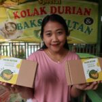 Alina Dini saat memproduksi ketan durian dirumahnya, Desa Panglungan, Wonosalam, Jombang./bongkah.id/Karimatul Maslahah/