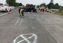 polisi saat melakukan olah TKP di tol Jomo KM 677.150./bongkah.id/Karimatul Maslahah/