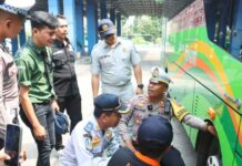 Pemeriksaan bus di terminal Kertajaya Mojokerto.