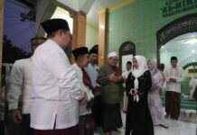 Wali Kota Mojokerto Ika Puspitasari saat safari Ramadhan di Penarip Kranggan, Selasa (4/3/2025).