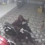 rekaman CCTV saat pencuri membawa motor milik warga Jombang./bongkah.id/Karimatul Maslahah/