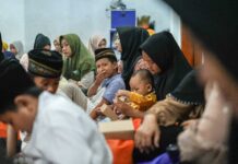 Kegiatan edukasi dan santunan bagi anak berisiko stunting di Mushola Al Khotimah, Lingkungan Pagut, Kelurahan Blabak, Kota Kediri