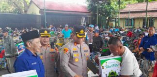 Polres Kediri bersama Persatuan Wartawan Indonesia (PWI) Kediri Raya kembali menunjukkan kepedulian sosialnya dengan menggelar bakti sosial dalam rangka memperingati Hari Pers Nasional (HPN) 2025.