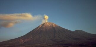 Gunung Semeru (Wikipedia)