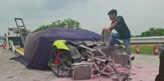 Lamborgini Revuelto di tol Jomo./bongkah.id/Karimatul Maslahah/