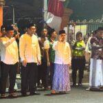 Bupati Mojokerto Muhammad Al Barra saat melepas jamaah calon haji kloter 12 dan 13, Senin (5/5/2025).