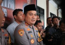 Kapolres Jombang AKBP Ardi Kurniawan saat memberikan keterangan./bongkah.id/Karimatul Maslahah/