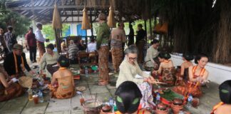 Para putri raja saat berkegiatan di kraton solo./bongkah.id/Karimatul Maslahah/