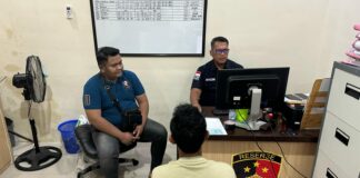 Pengedar narkoba saat diamankan polisi di Jombang.