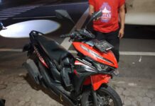 motor korban usai terlibat lakalantas di jalan raya Desa Kademangan, Mojoaagung, Jombang./bongkah.id/Karimatul Maslahah/