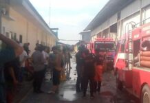 Pasca pembasahan gudang penggorengan PT Palosari Unggul Jaya Mojokrapak Jombang./bongkah.id/Karimatul Maslahah/