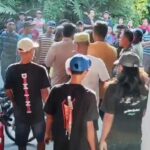 Pria diduga pencuri saat diamankan warga./bongkah.id/Karimatul Maslahah/
