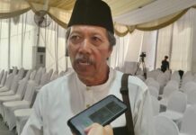 Budayawan Jombang, Nasrul Ilah atau Cak Nas saat dimintai keterangan. /bongkah.id/Karimatul Maslahah/