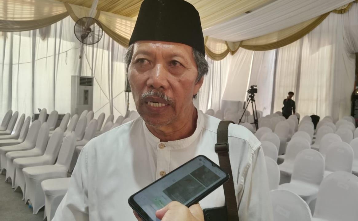 1000807668 Budayawan Jombang, Nasrul Ilah atau Cak Nas saat dimintai keterangan. /bongkah.id/Karimatul Maslahah/