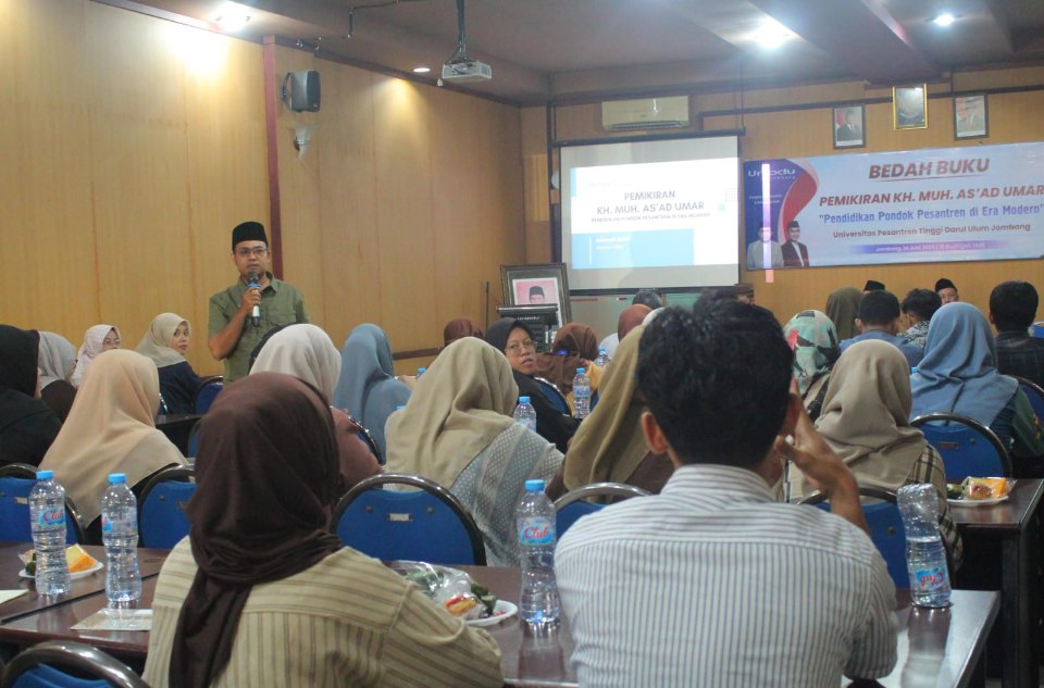 1000816118 Bedah buku Pemikiran KH. Muh. As’ad Umar: Pendidikan Pondok Pesantren di Era Modern di Unipdu Jombang./bongkah.id/Karimatul Maslahah/