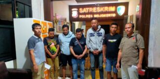 Terduga pelaku pencurian kabel milik Telkom diserahkan di Polres Mojokerto. Bongkah.id/Istimewa/