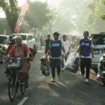 Spogomi, olahraga asal Jepang yang memadukan aktivitas fisik dan aksi memungut sampah.