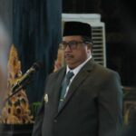 Bupati Jombang Warsubi saat melantik kepala sekolah di pendopo Kabupaten./bongkah.id/Karimatul Maslahah/