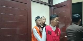 Kedua pelaku usai menjalani persidangan di PN Jombang./bongkah.id/Karimatul Maslahah/