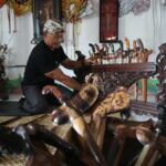 puluhan keris pusaka di Jombang usai di cuci./bongkah.id/Karimatul Maslahah/