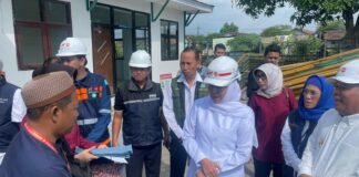 Anggota TACB, Cak Arif saat menghadap Gubernur Jatim, Khofifah Indar Parawansa./bongkah.id/Karimatul Maslahah/